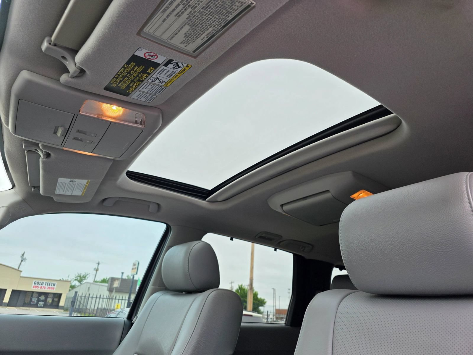 Used 2014 Toyota Sequoia Platinum AWD/4WD image 29