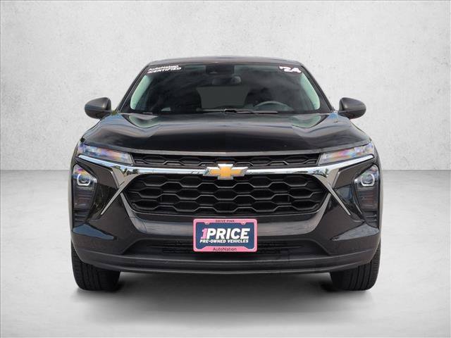 Used 2024 Chevrolet Trax LS FWD image 2