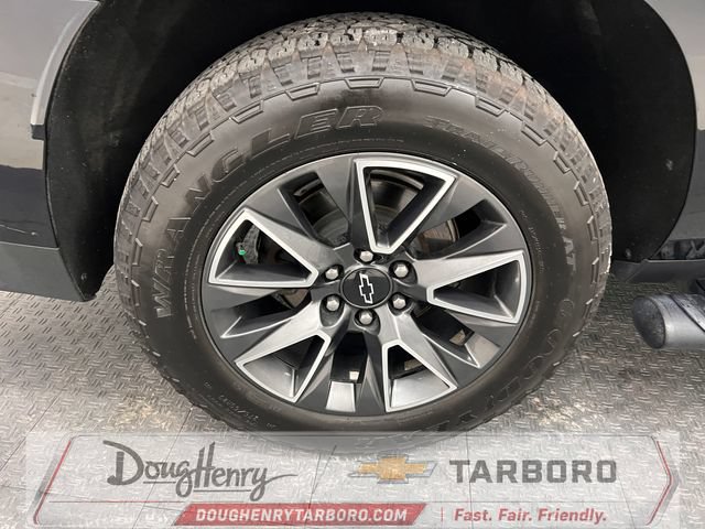Used 2021 Chevrolet Suburban Z71 w/ Z71 Off-Road Package AWD/4WD image 17