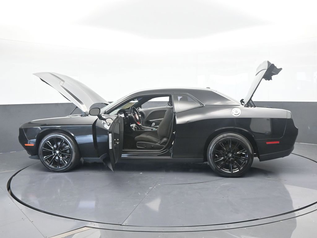 Used 2019 Dodge Challenger SXT image 71