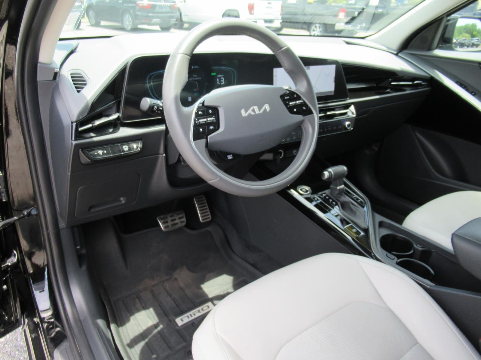 Used 2025 Kia Niro EX Touring FWD image 21