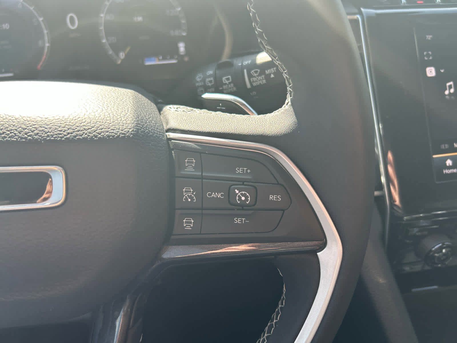 Used 2023 Jeep Grand Cherokee Laredo image 26