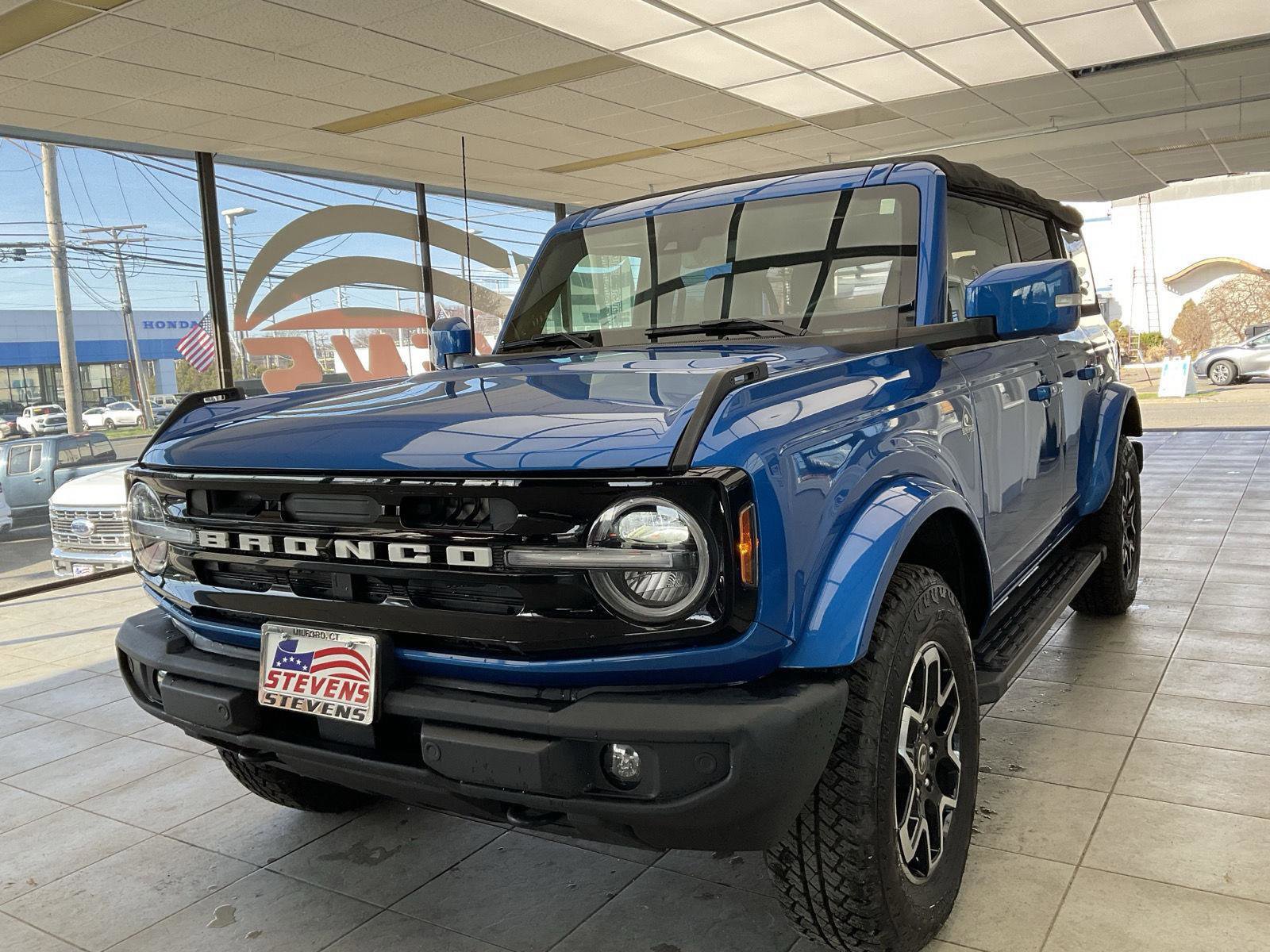 Used 2022 Ford Bronco Outer Banks image 3