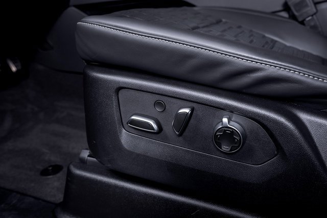 Used 2025 Cadillac Escalade V image 22