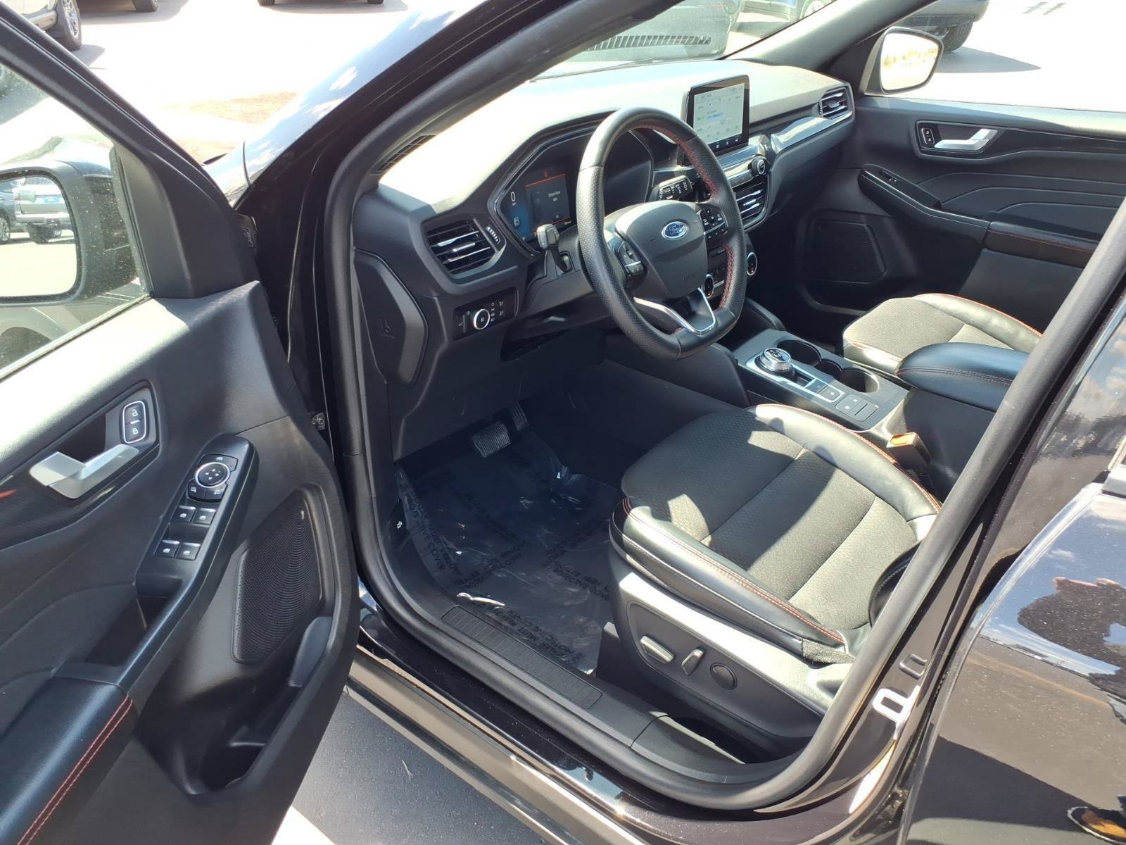 Used 2025 Ford Escape ST-Line Select AWD/4WD image 10