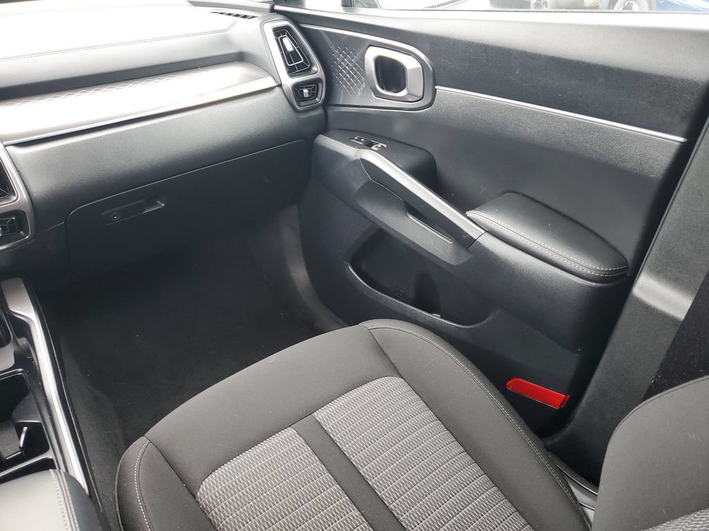 Certified 2023 Kia Sorento LX AWD/4WD image 23