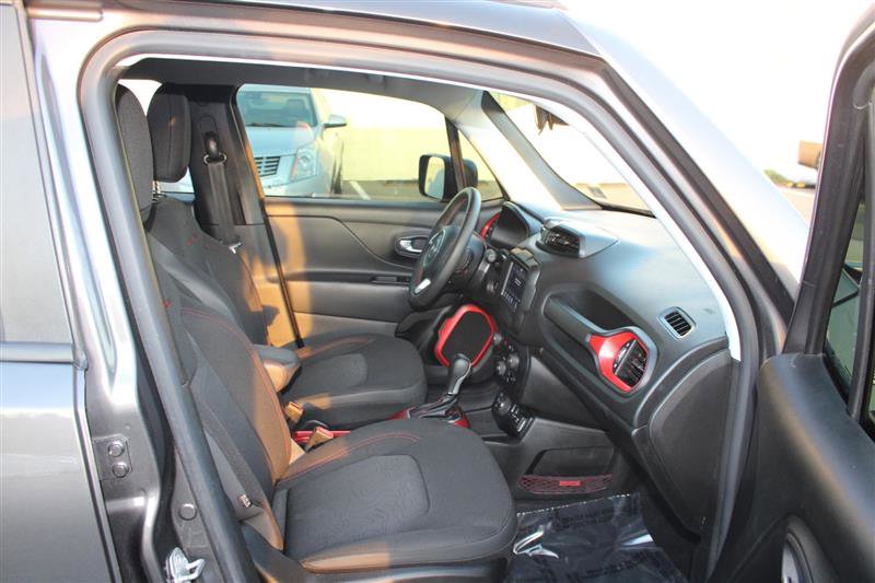 Used 2020 Jeep Renegade Trailhawk image 13