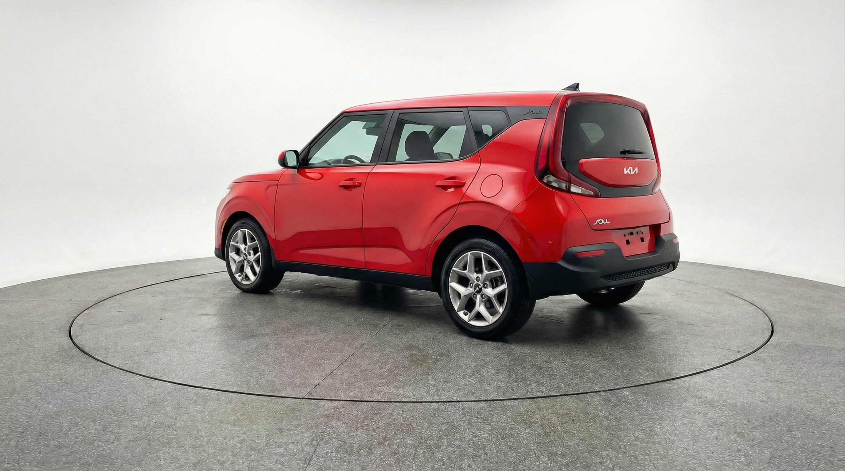 Used 2025 Kia Soul LX w/ LX Technology Package image 6