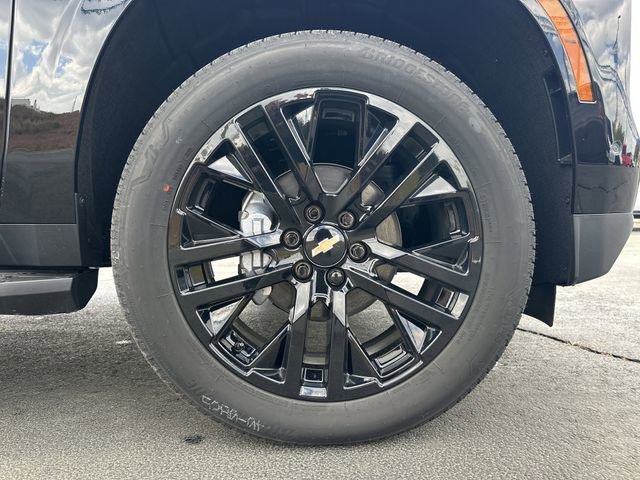 New 2026 Chevrolet Suburban Premier image 12