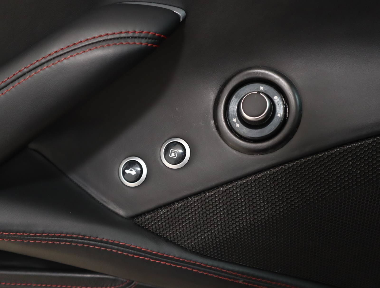 Used 2016 Ferrari California T RWD image 25