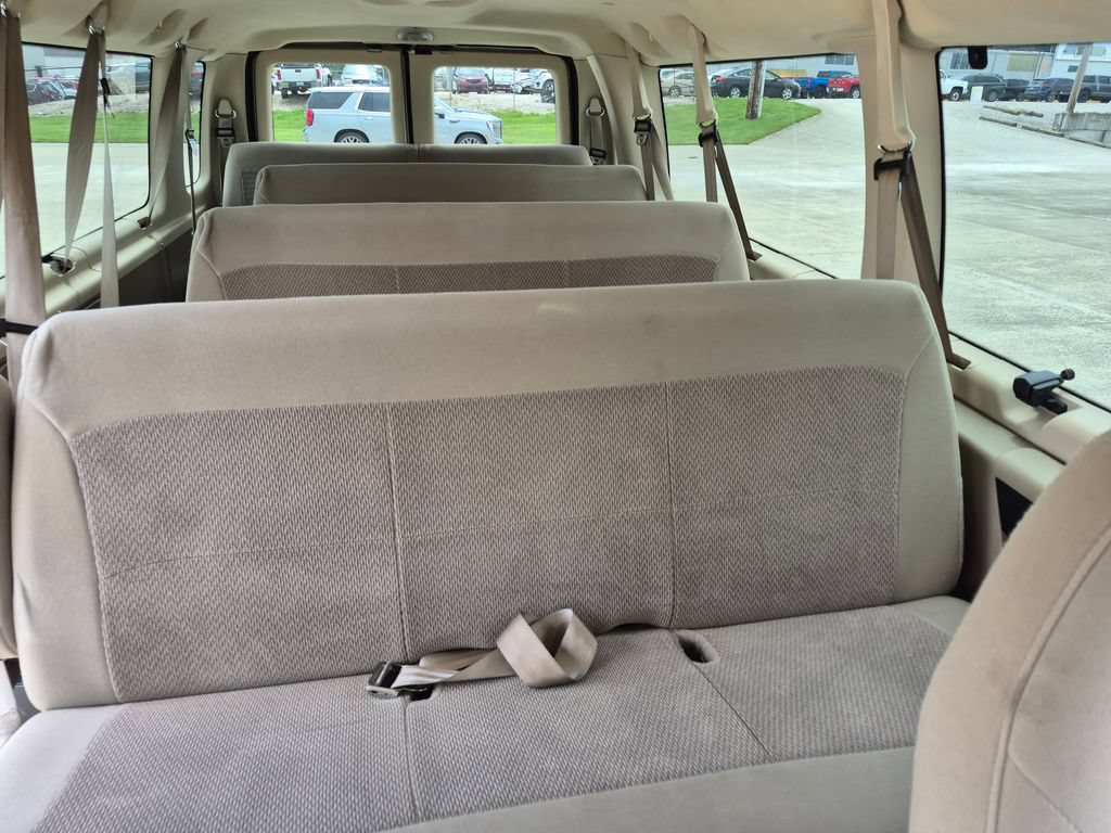 Used 2006 Ford E-350 and Econoline 350 XL RWD image 23
