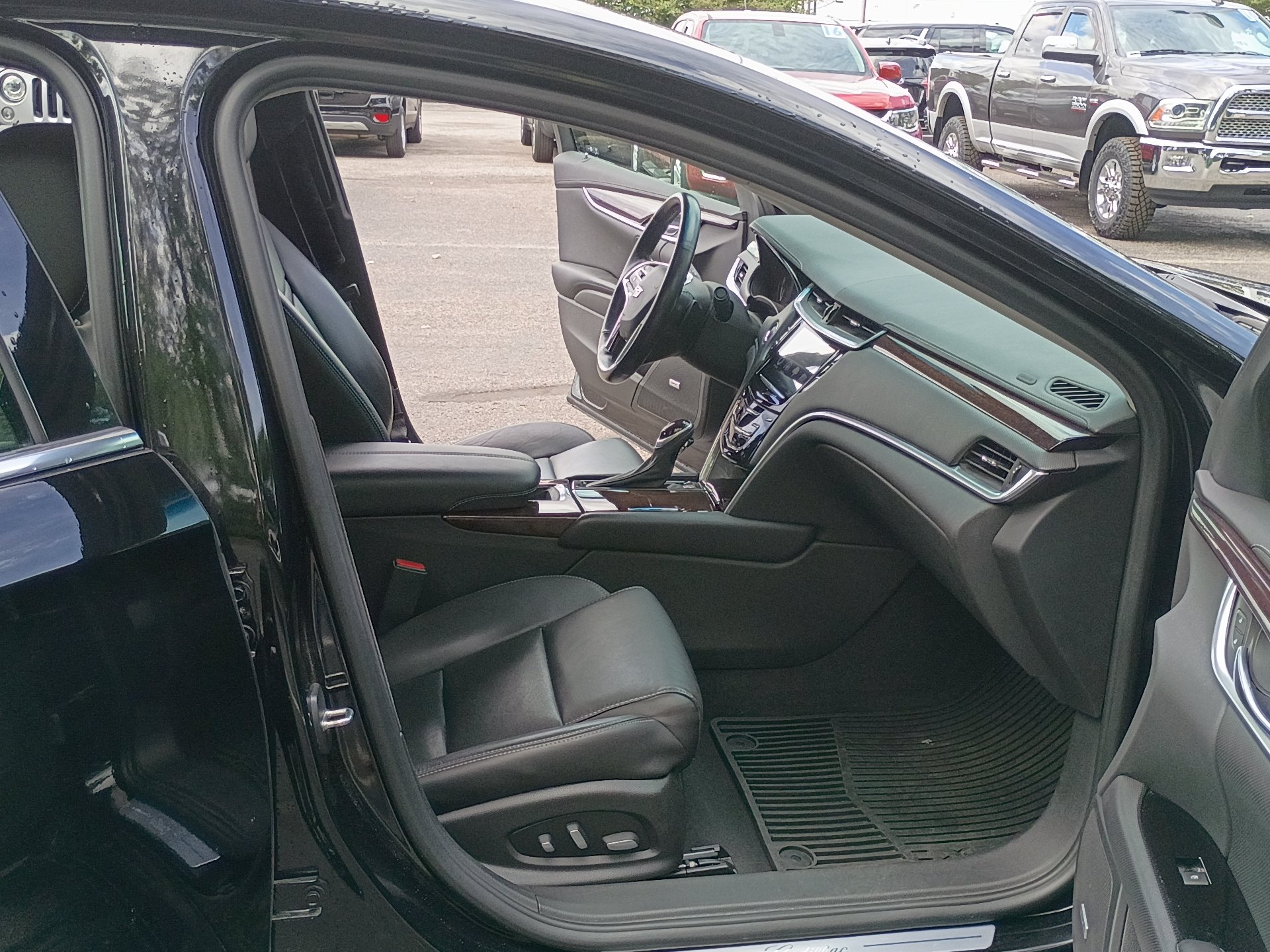 Used 2017 Cadillac XTS Luxury w/ Driver Awareness Package FWD image 13