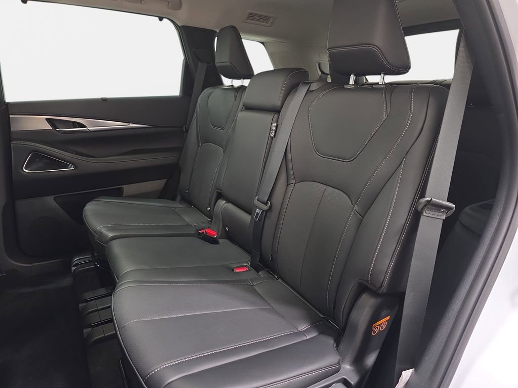 Certified 2026 INFINITI QX60 Luxe w/ Cargo Package image 11