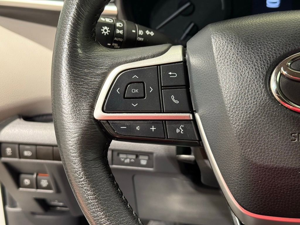 Certified 2024 Toyota Sienna XLE image 26