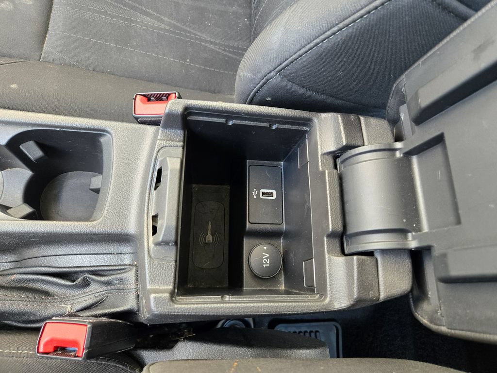 Used 2017 Ford Focus SEL FWD image 28