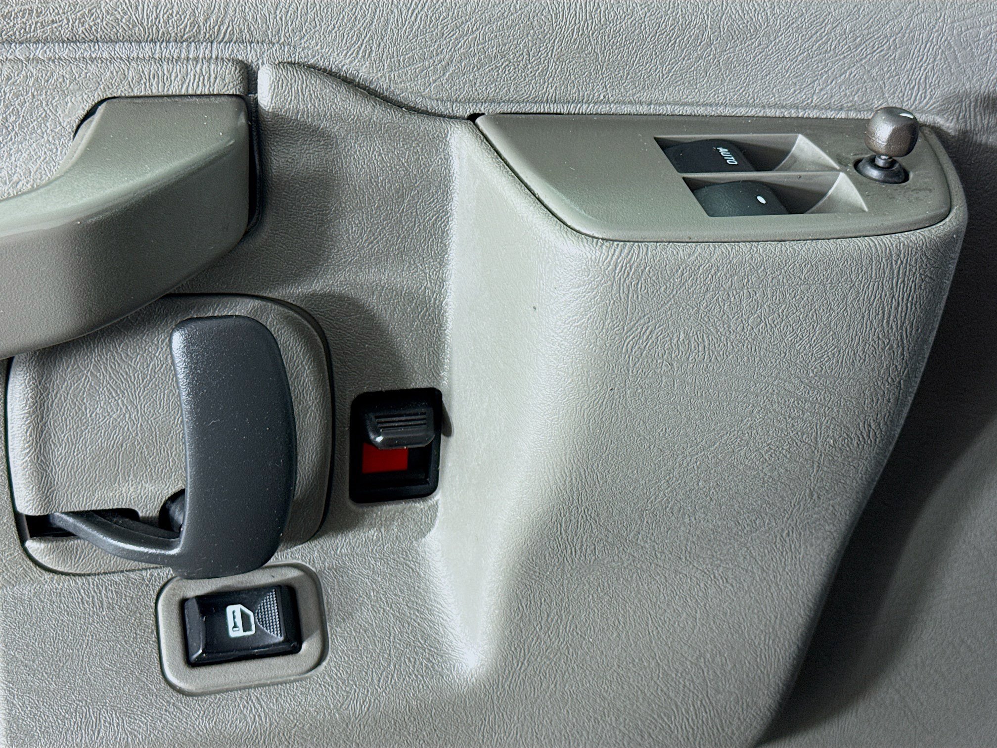 Used 2021 Chevrolet Express 2500 RWD image 18
