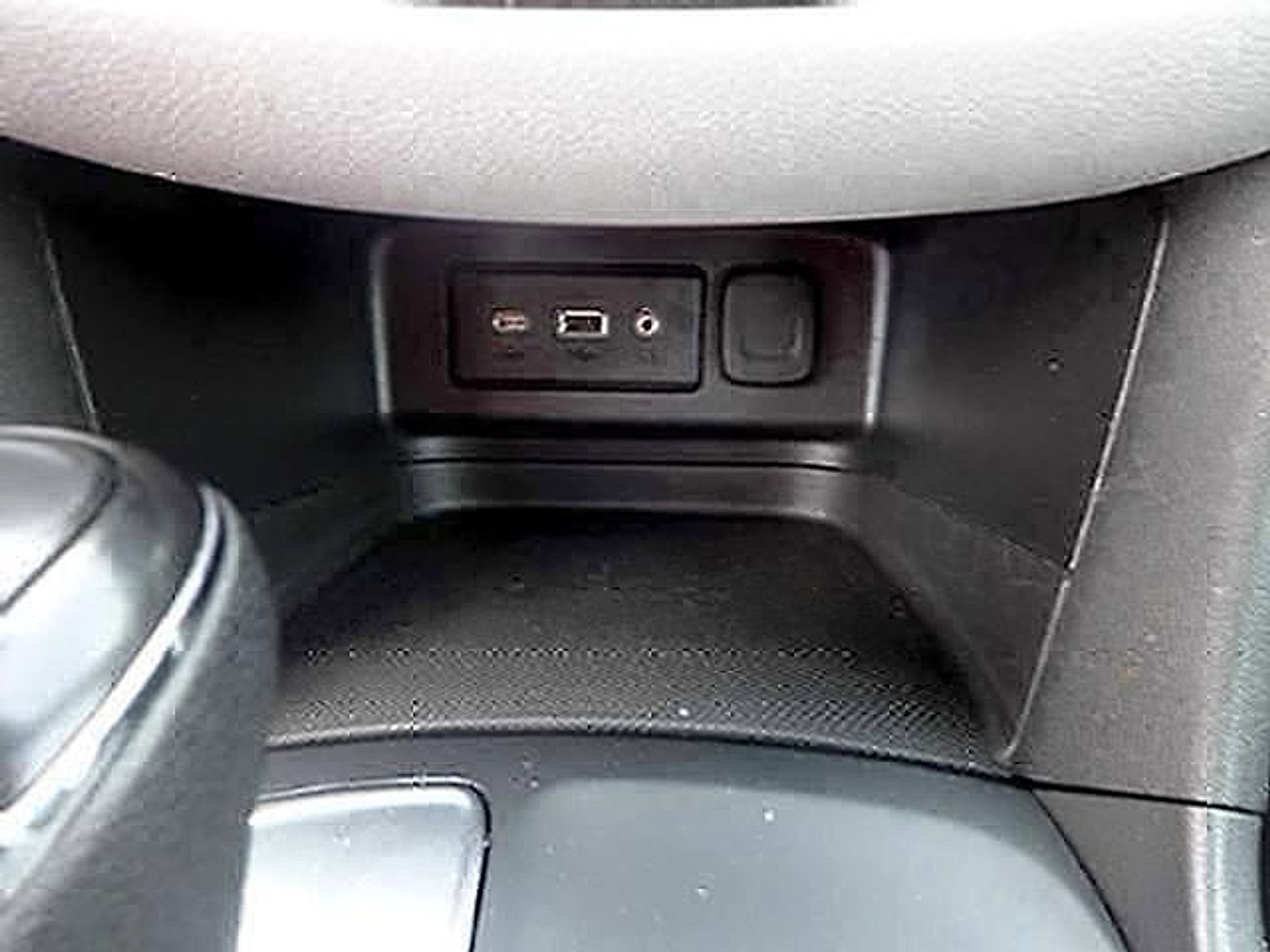 Used 2020 Chevrolet Equinox LS image 13