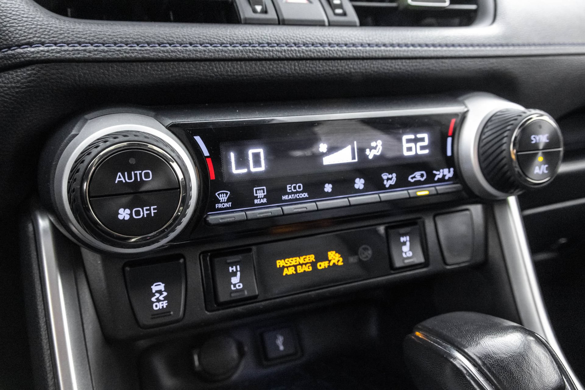 Used 2022 Toyota RAV4 XSE w/ XSE Grade Weather Package AWD/4WD image 30
