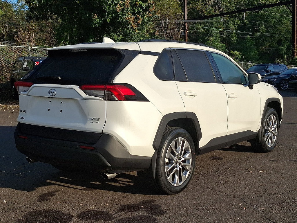 Certified 2022 Toyota RAV4 XLE Premium AWD/4WD image 33