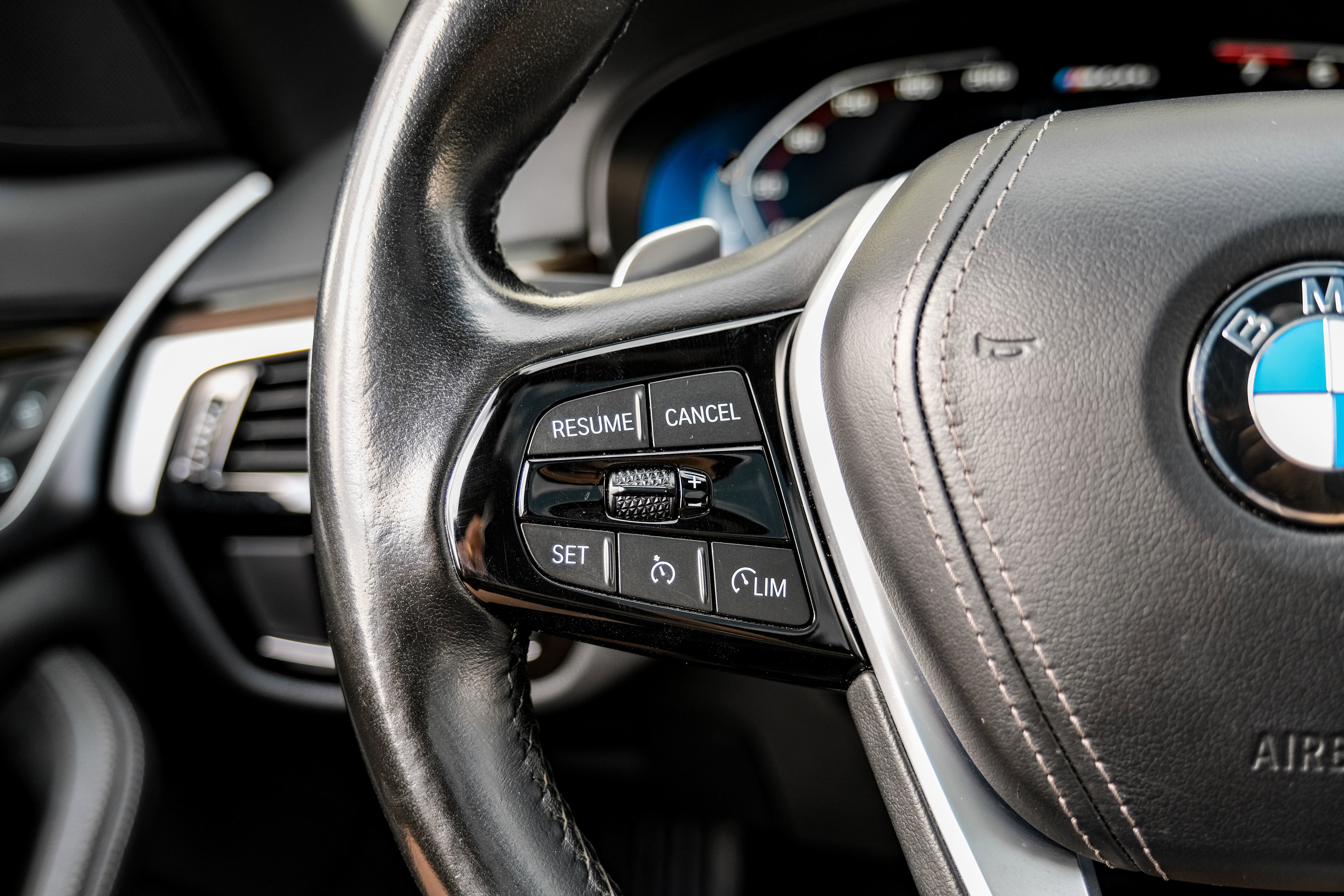 Used 2021 BMW 540i w/ Convenience Package image 16