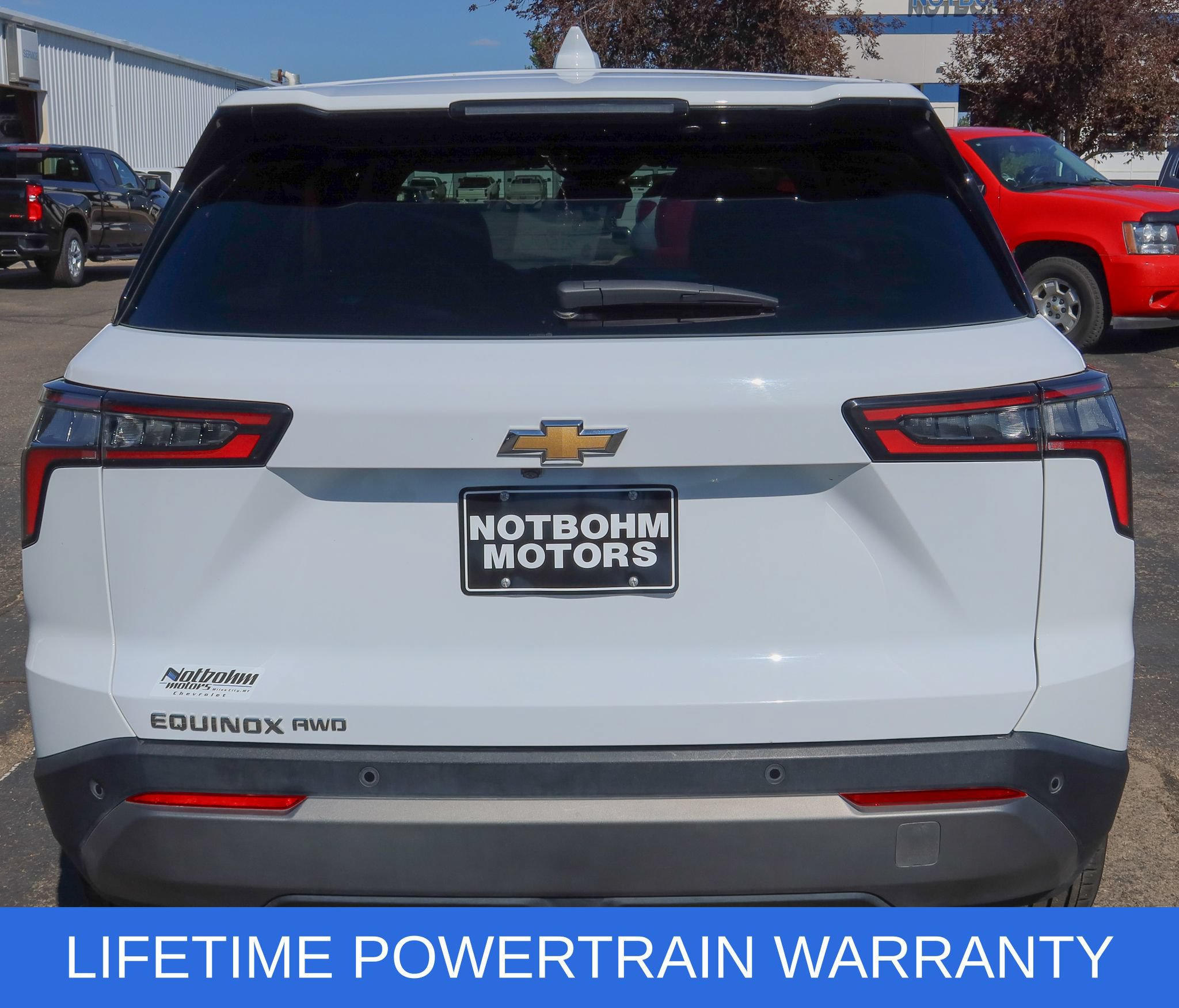Used 2026 Chevrolet Equinox LT AWD/4WD image 8