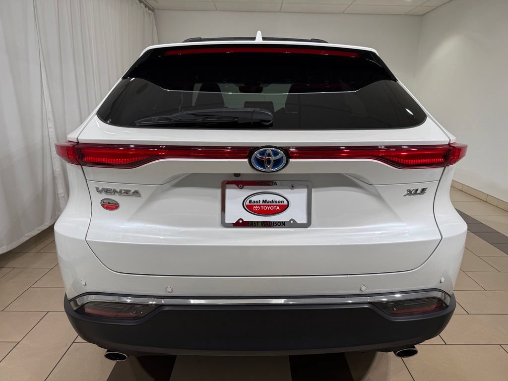 Certified 2023 Toyota Venza XLE AWD/4WD image 4