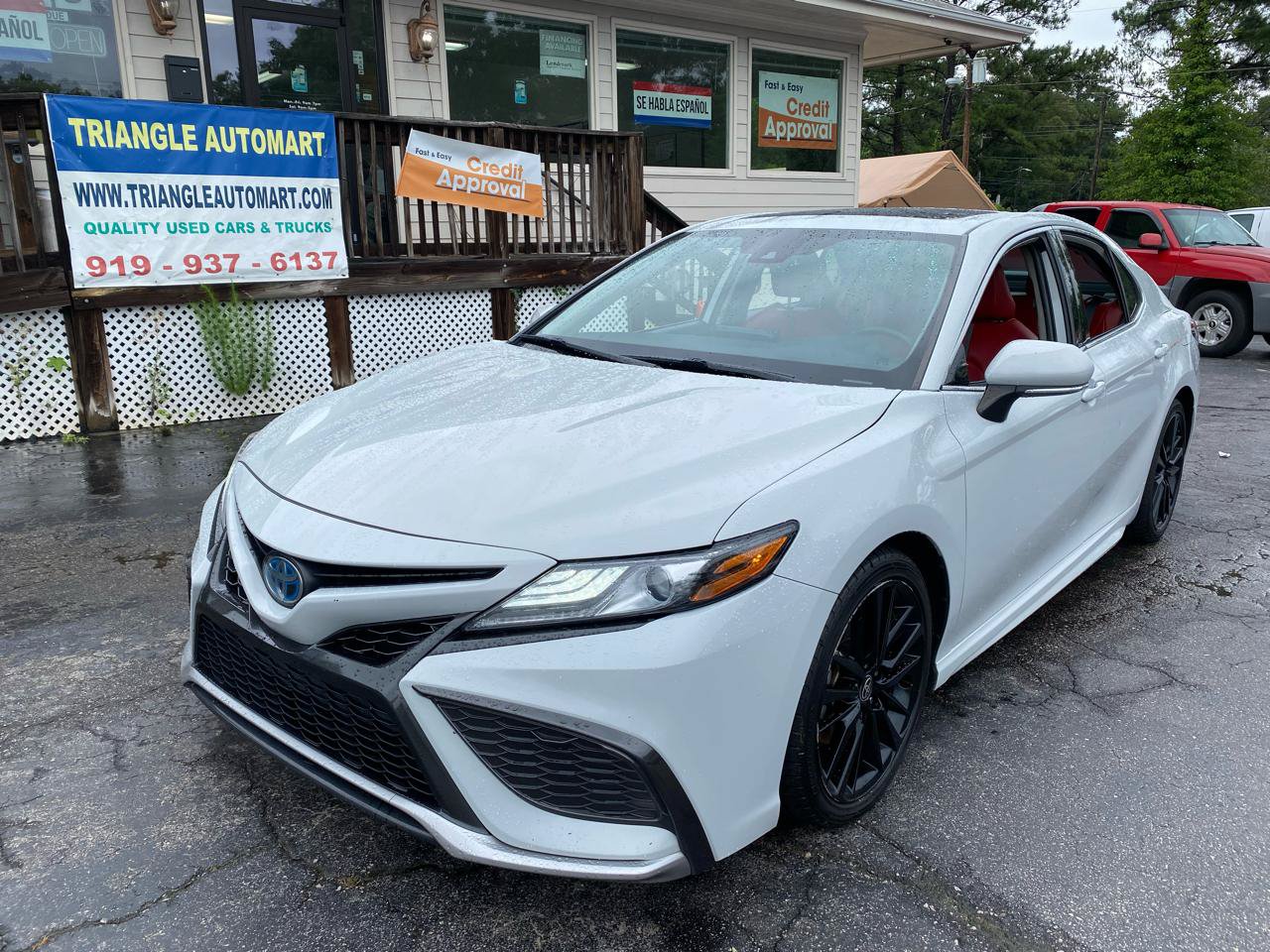 Used 2022 Toyota Camry XSE FWD image 1