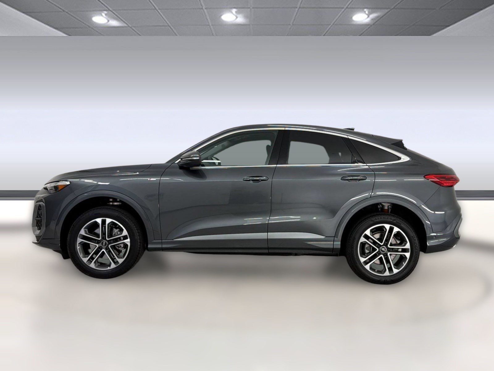New 2026 Audi Q5 Premium Plus AWD/4WD image 2