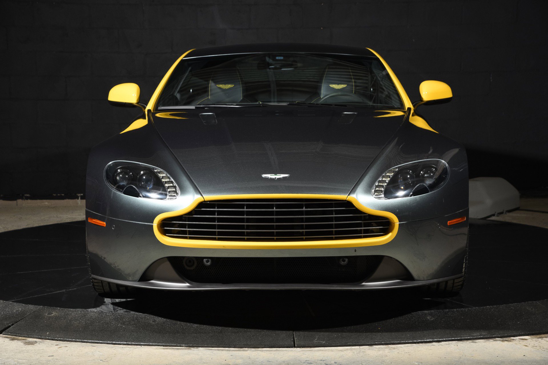 Used 2016 Aston Martin V8 Vantage GT RWD image 12