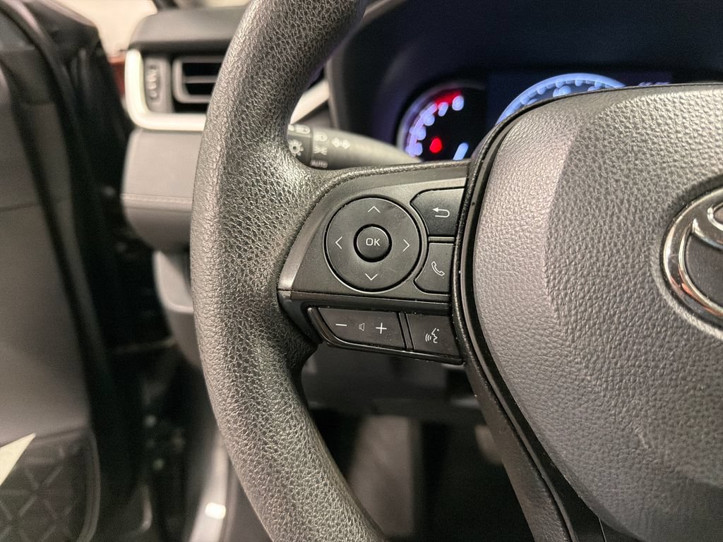 Used 2024 Toyota RAV4 XLE FWD image 27