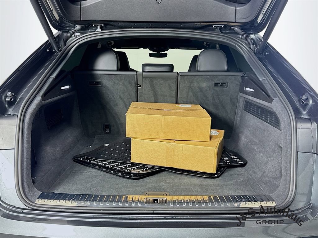 Used 2023 Audi RS Q8 w/ Black Optic Package image 33