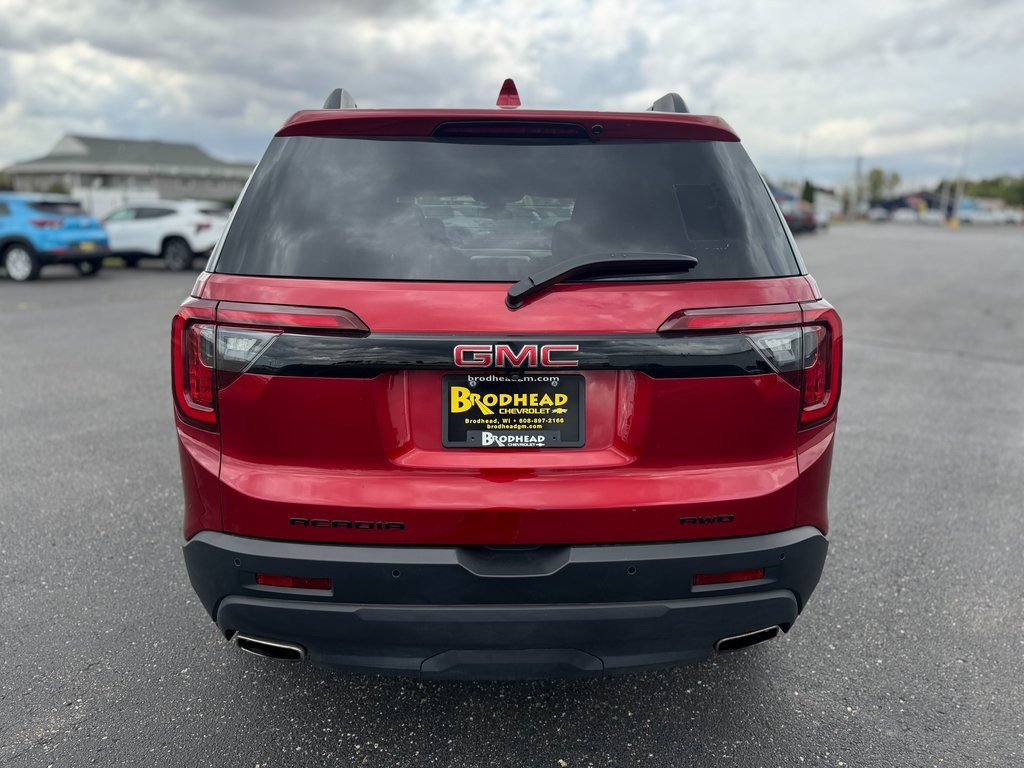 Used 2023 GMC Acadia SLE w/ Driver Convenience Package image 4