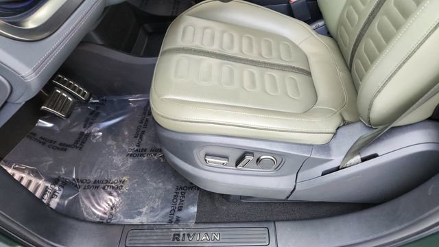 Used 2024 Rivian R1T Adventure AWD/4WD image 34