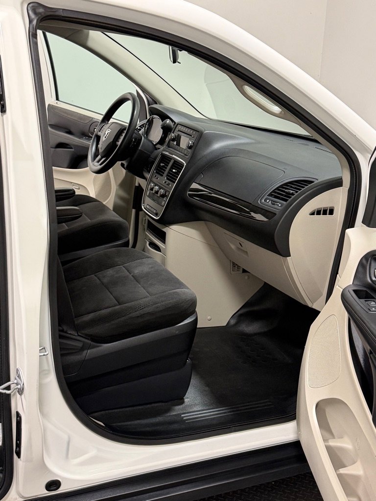Used 2013 RAM C/V Tradesman image 11