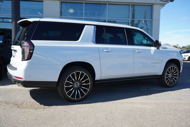New 2026 Chevrolet Suburban High Country AWD/4WD image 9
