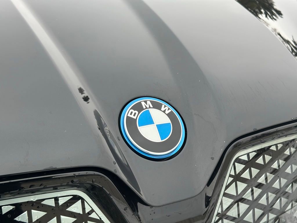 Used 2025 BMW iX xDrive50 image 11