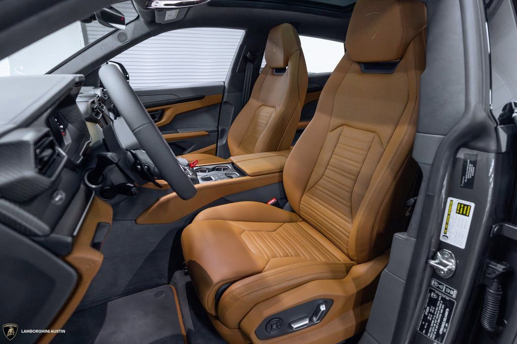 Used 2025 Lamborghini Urus SE AWD/4WD image 32