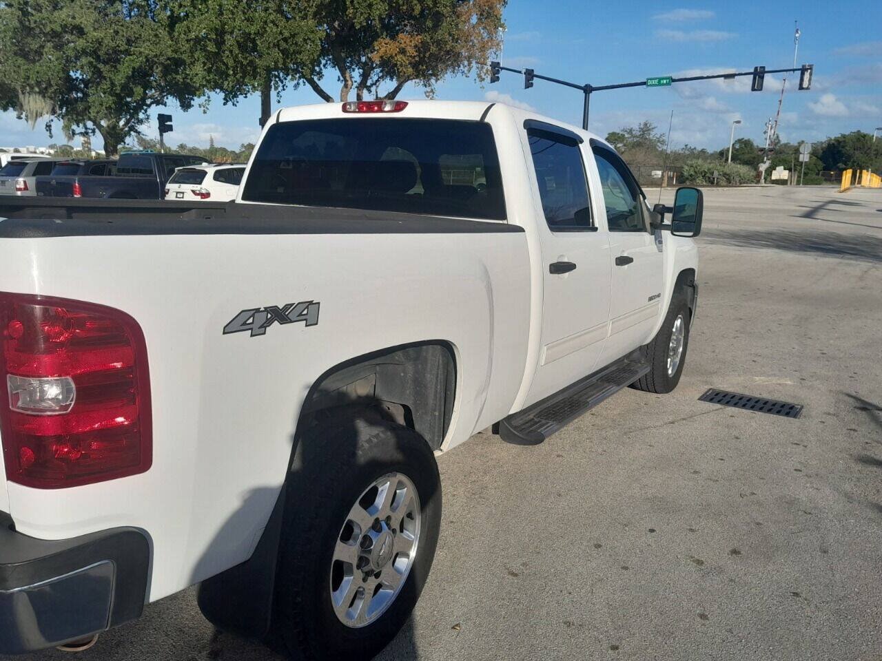 Used 2014 Chevrolet Silverado 2500 LT AWD/4WD image 2