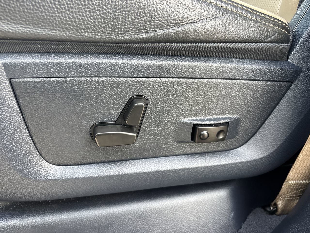 Used 2022 RAM 3500 Limited image 18