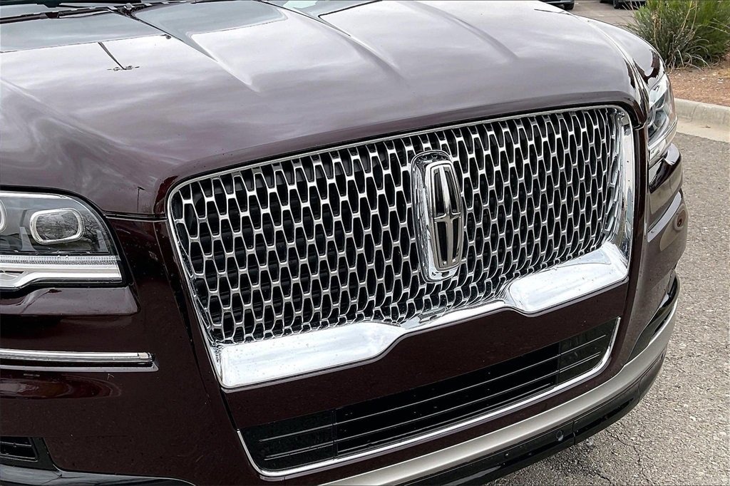 Used 2023 Lincoln Navigator Reserve image 27