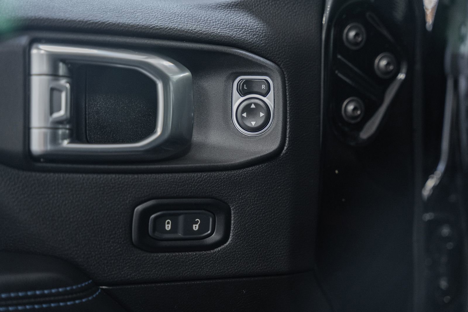 Used 2024 Jeep Wrangler Unlimited Rubicon 4xe AWD/4WD image 53