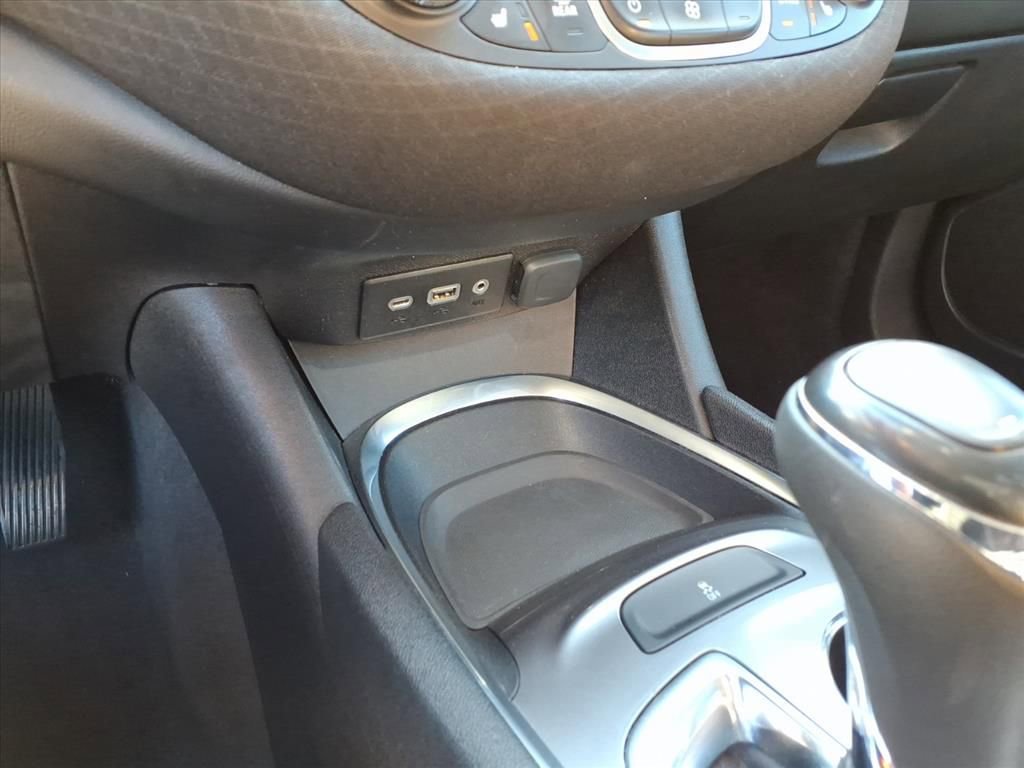 Used 2020 Chevrolet Malibu LT image 24