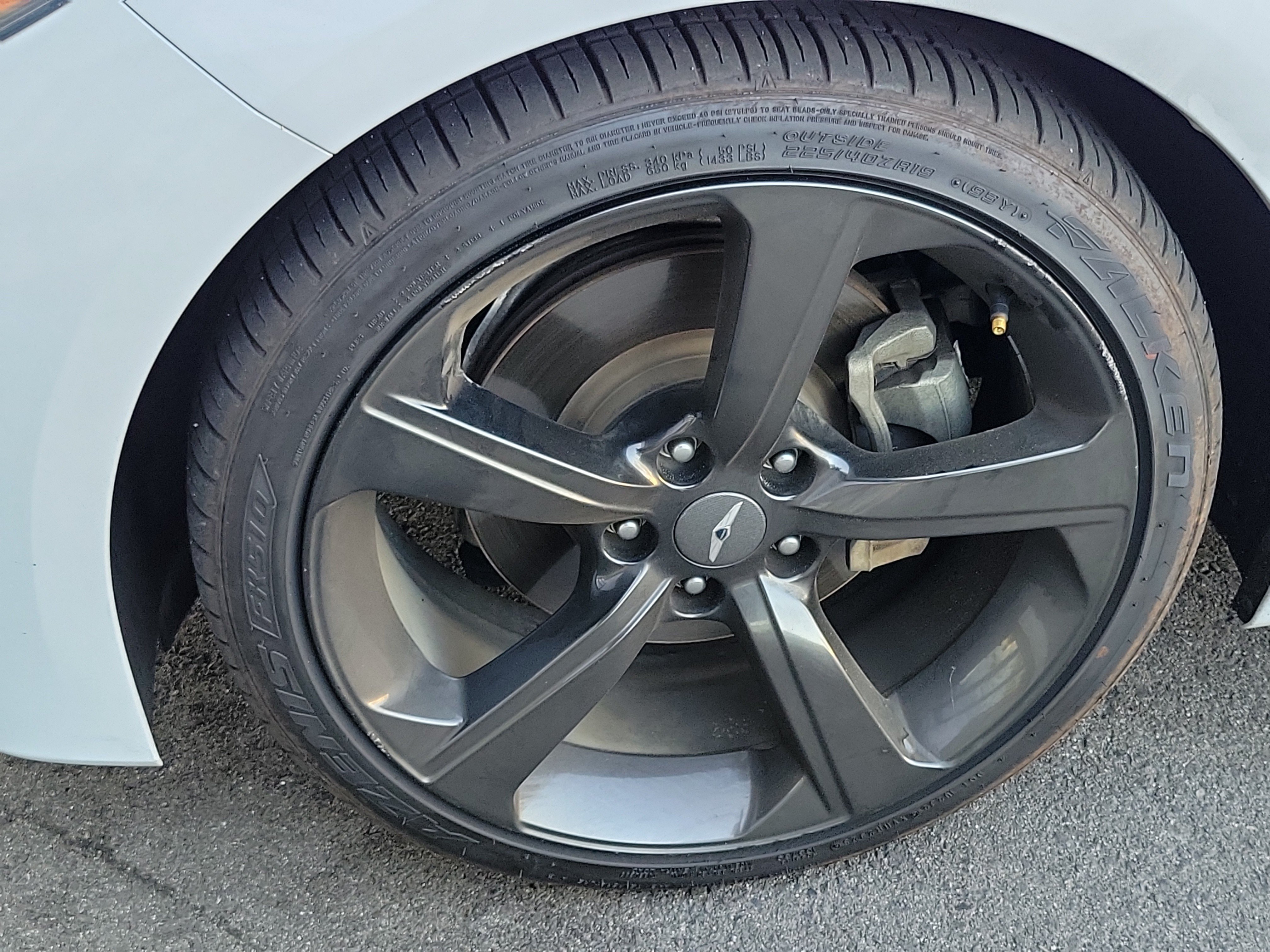 Used 2019 Genesis G70 2.0T Advanced w/ Sport Package RWD image 7