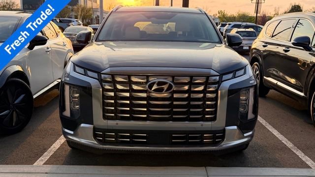 Used 2024 Hyundai Palisade Calligraphy image 2