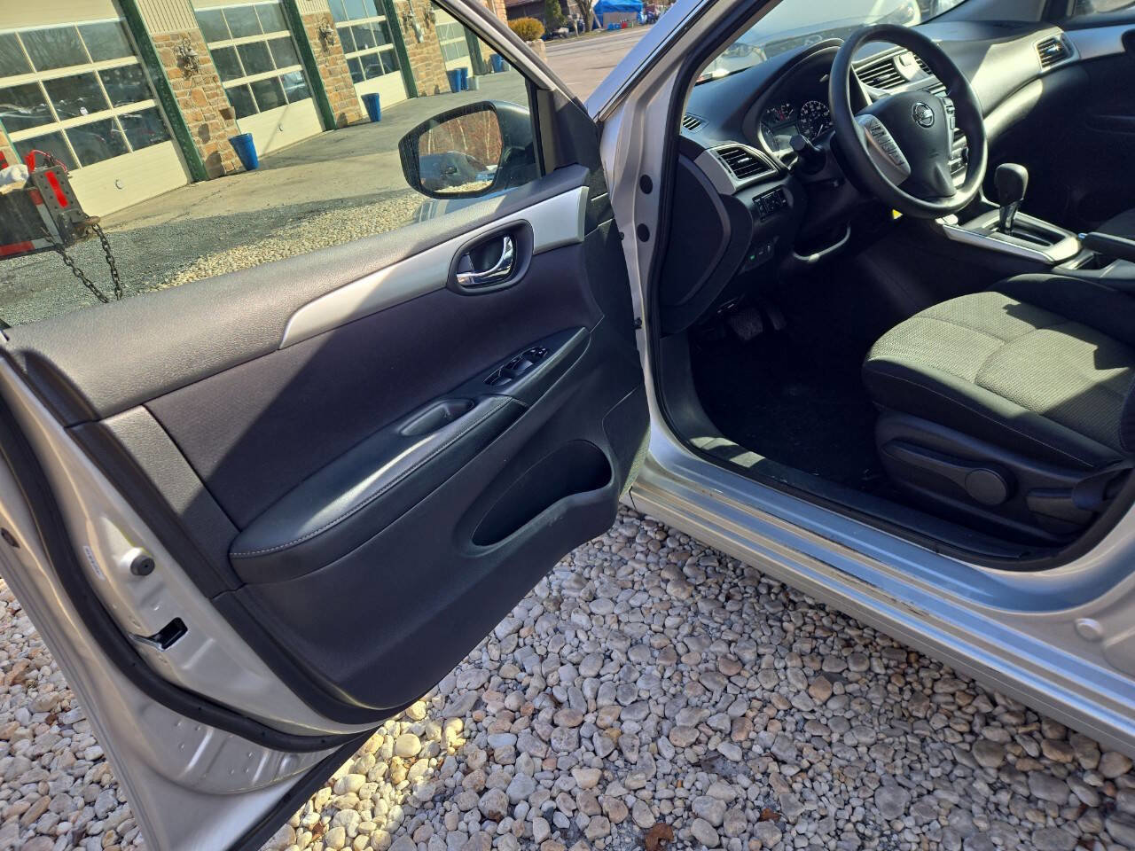 Used 2016 Nissan Sentra S image 15