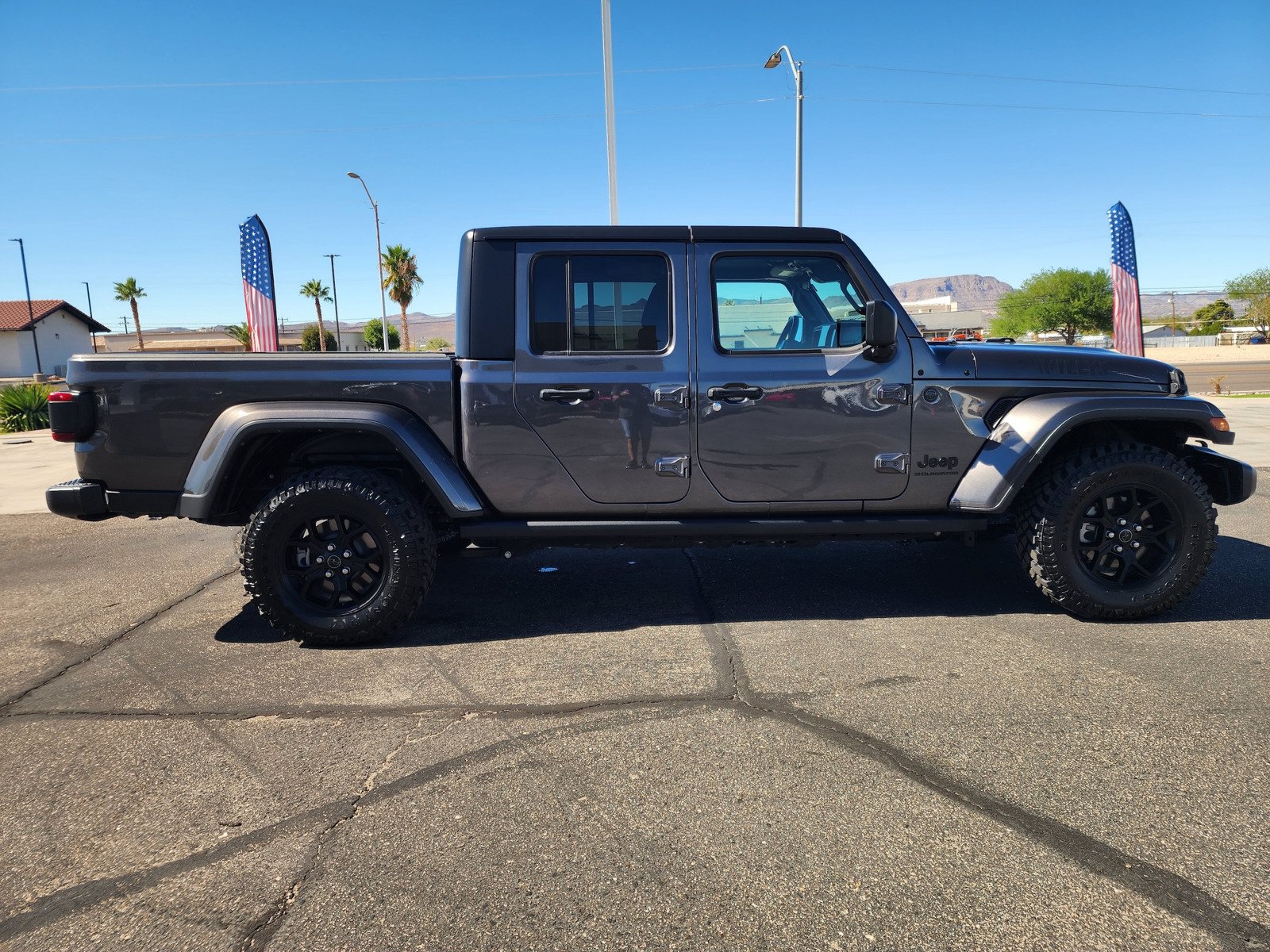 Used 2025 Jeep Gladiator Sport AWD/4WD image 4