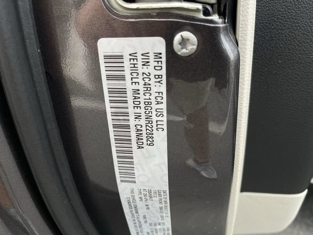 Used 2022 Chrysler Pacifica Touring-L FWD image 32