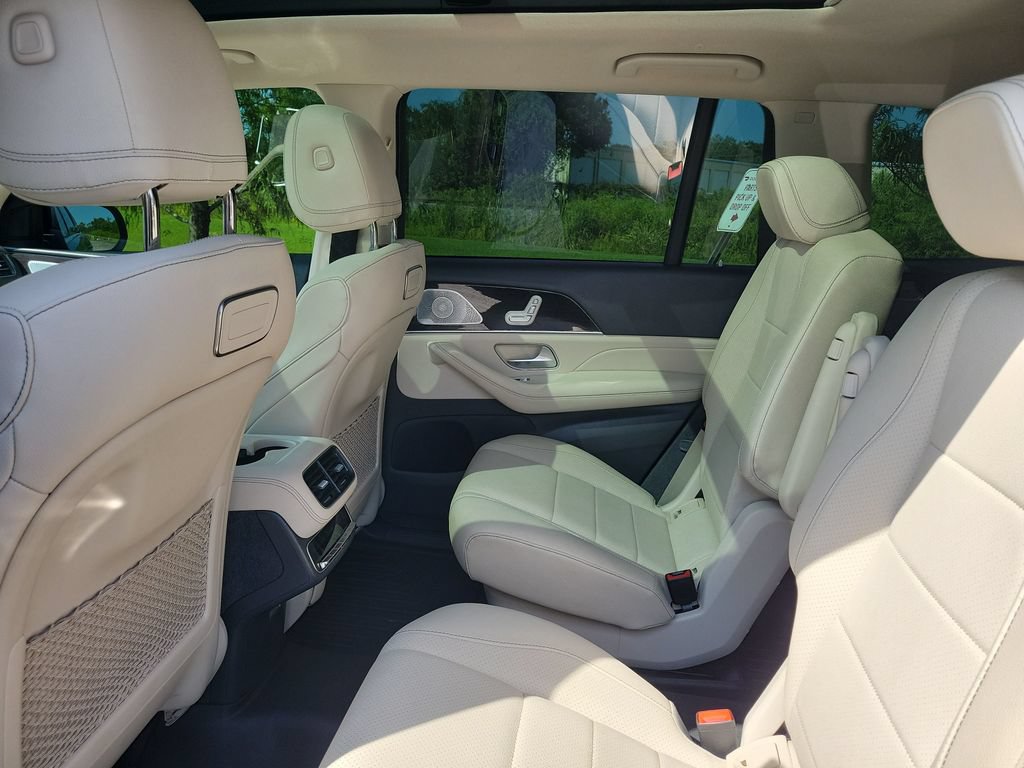 Used 2020 Mercedes-Benz GLS 450 4MATIC image 24