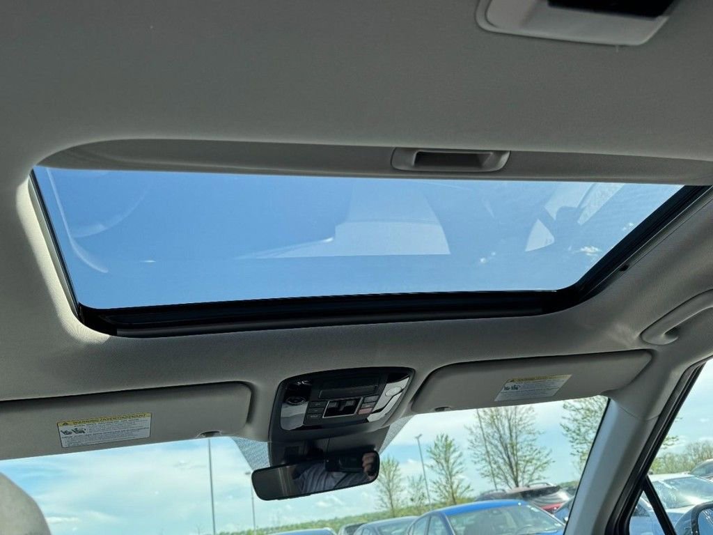 Used 2024 Kia Carnival SX Prestige image 15