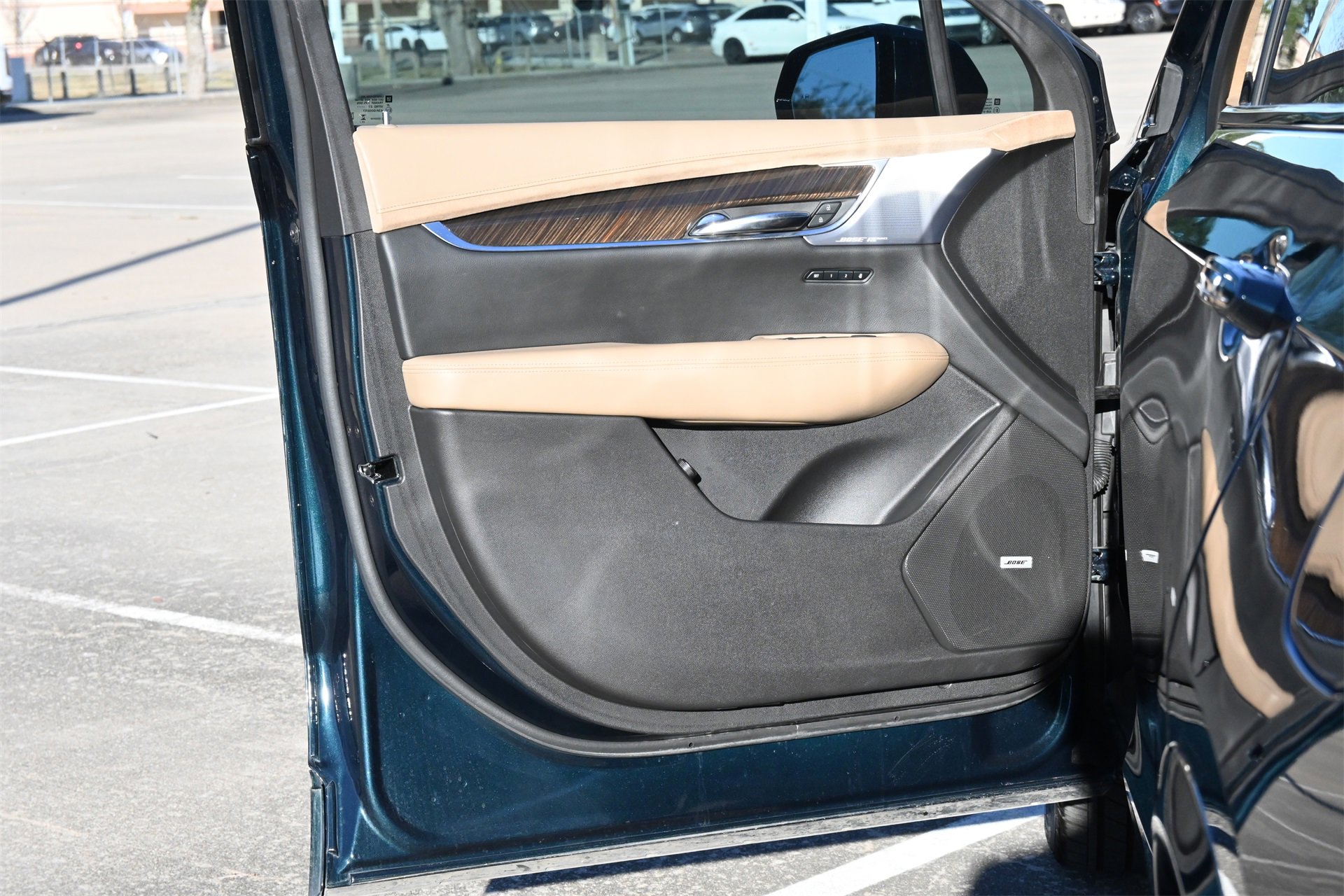 Certified 2024 Cadillac XT6 Sport w/ Platinum Package image 19